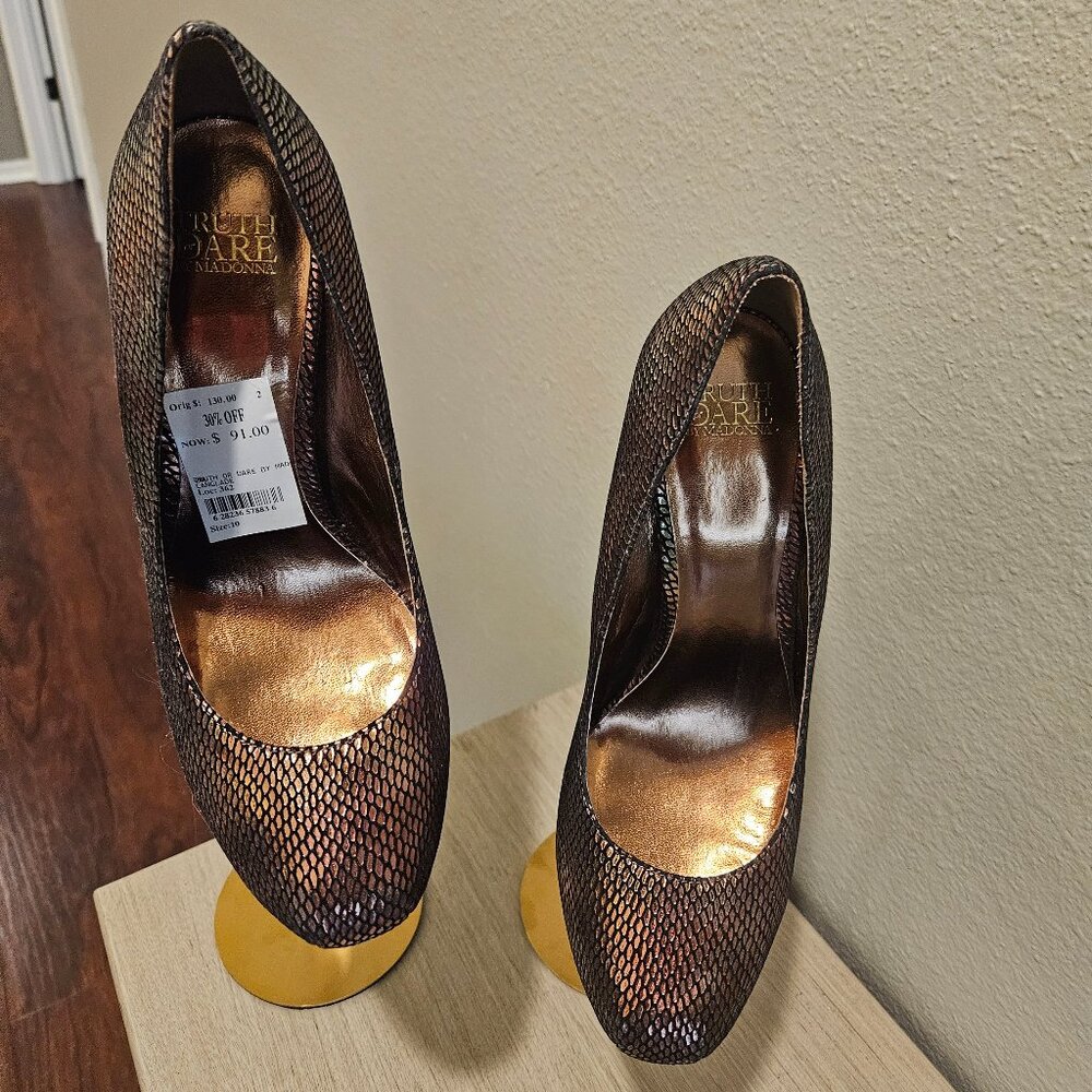 TRUTH OR DARE BY MADONNA SIZE 10